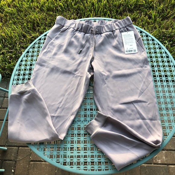 Sold Lululemon On The Fly Jogger Woven - SLRS - Picture 2 of 5